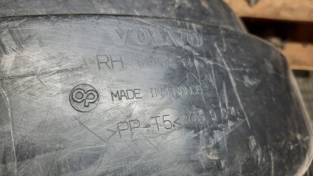 фото №3, Подкрылок правый задняя volvo v50