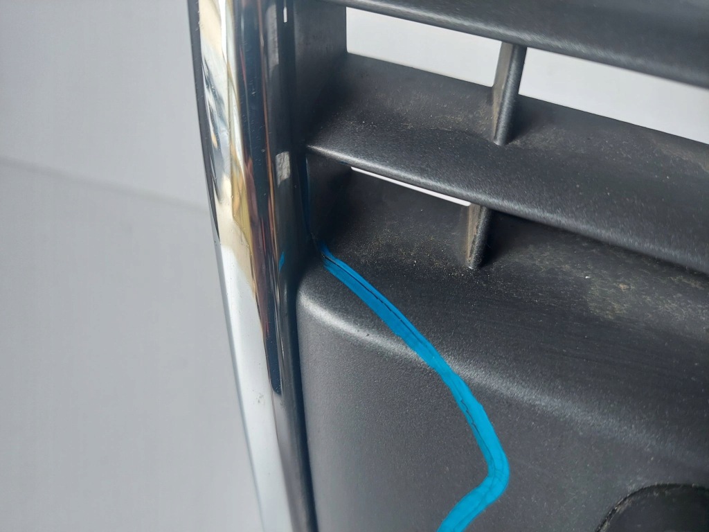 фото №9, Audi a4 b7 8e0 решётка радиатора решётка радиатора бампера хром