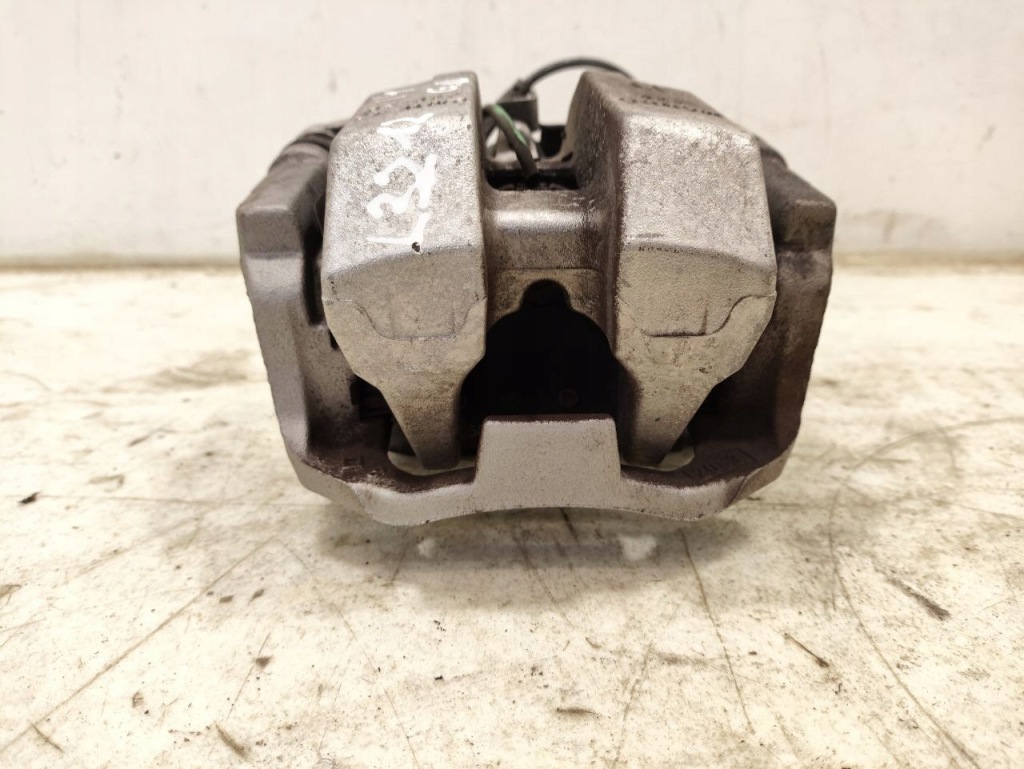 Bmw i4 2023 задний суппорт тормозной 883248003 с Разборки