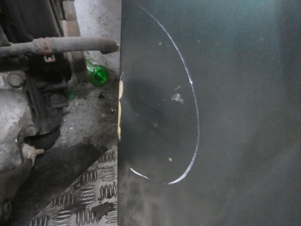 Капот решітка радіатора mercedes w124 Оригінал