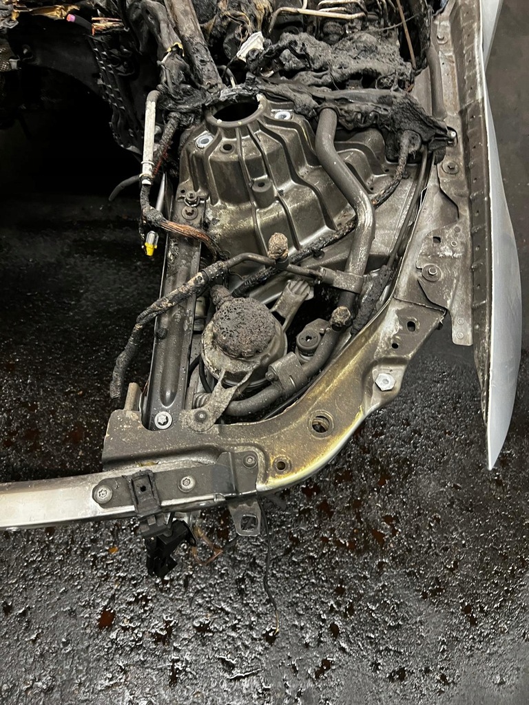 фото №1, Лівий перед чверть передня лонжерон підкрилок чашка mercedes c w206