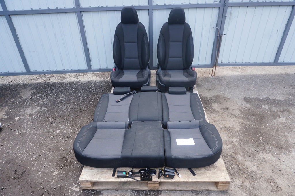 фото №1, Hyundai i30 ii gd хэтчбек сиденья заднее сиденье uk 2013rok ry-black