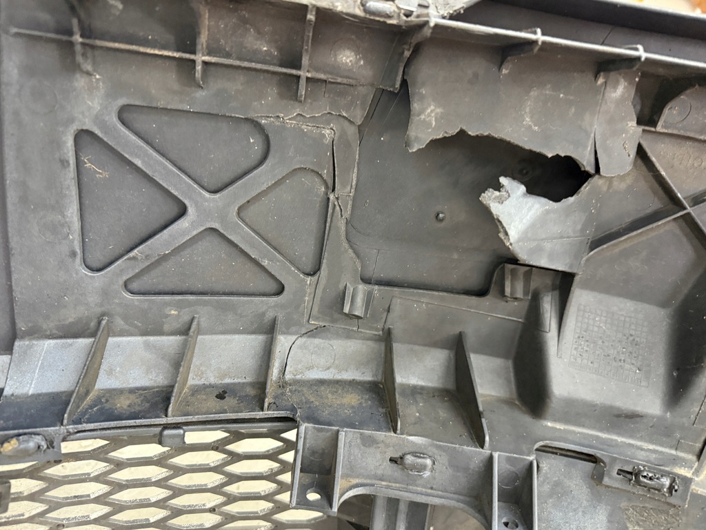 фото №10, Бампер перед передний audi tt 8n 8n0807111