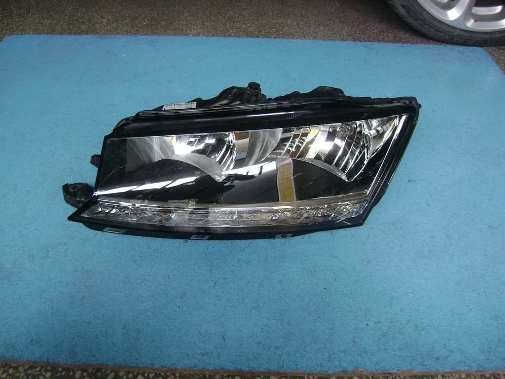 фото №1, Лампа передня ліва skoda fabia 3 lift