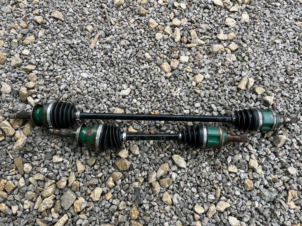 Купити Daihatsu terios ii привідний вал права перед 1.5d