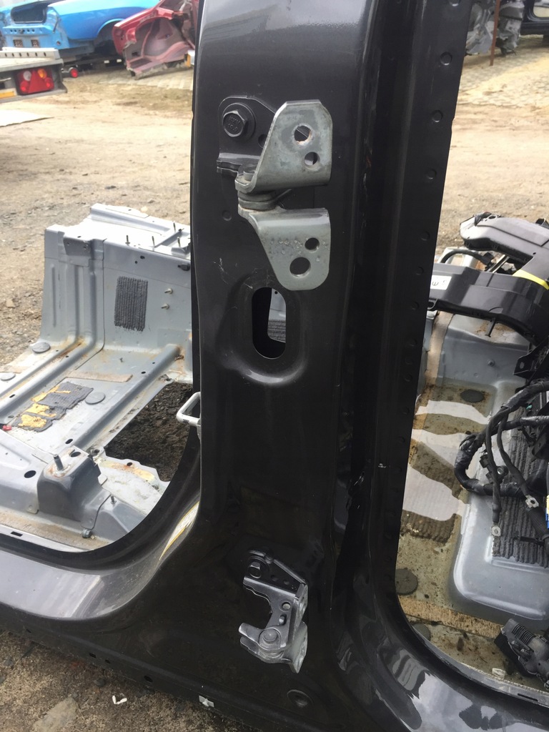 фото №1, Jeep grand cherokee wl 21 петли дверь оригинал левый задняя