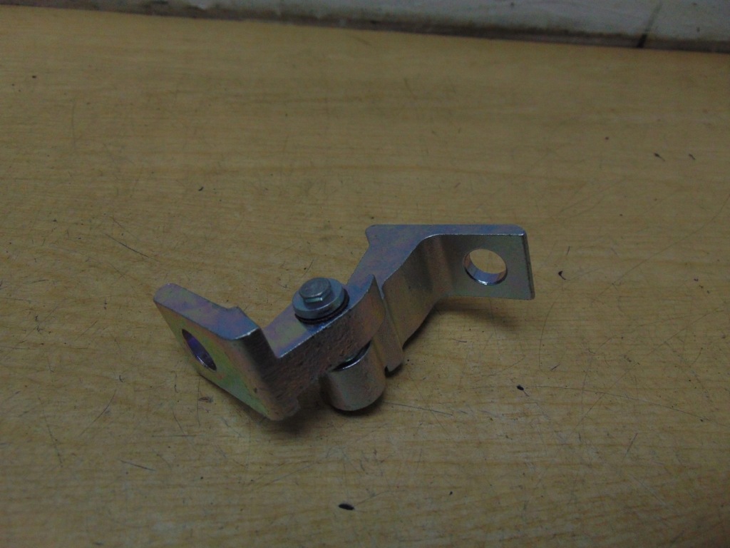 фото №1, Петля дверь правый audi a4 b8 8k0831402e