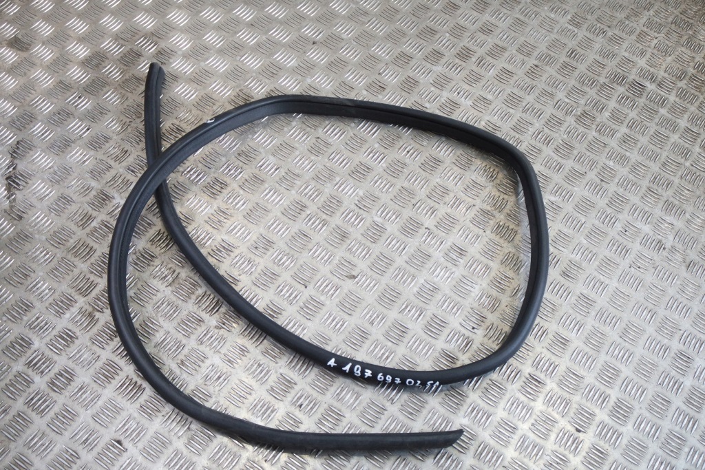 фото №1, Прокладка правая дверь sls w197 a1976970251