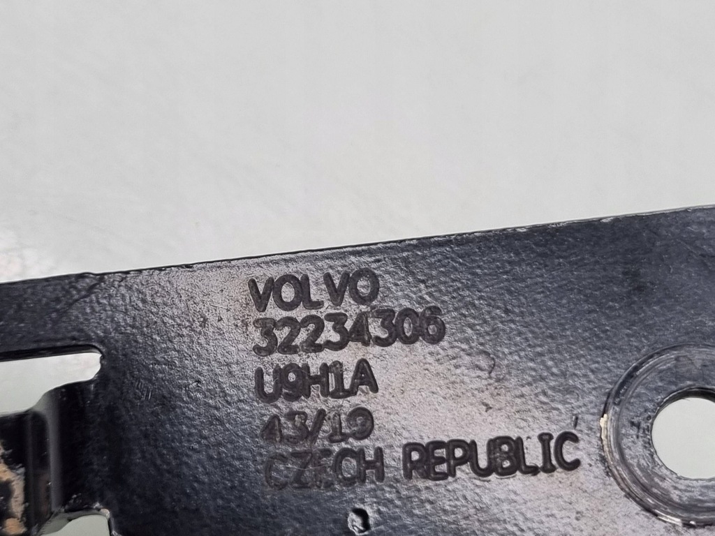 фото №6, Volvo xc40 2021 ручка кронштейн открывания крышки передней / капот двигателя