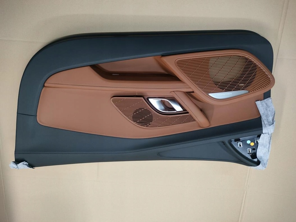 фото №1, Nowa оригінальний номер оббивка обшивка двері лівий правий перед audi r8 spyder шкіра nowa