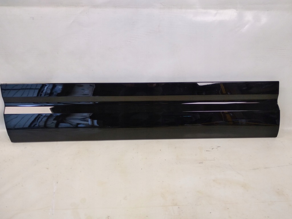 фото №1, Land rover defender молдинг дверь левая перед 2019-