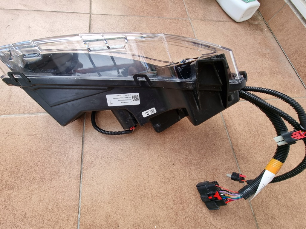 фото №3, Tesla model y противотуманная фара правый led 1624798-00-a