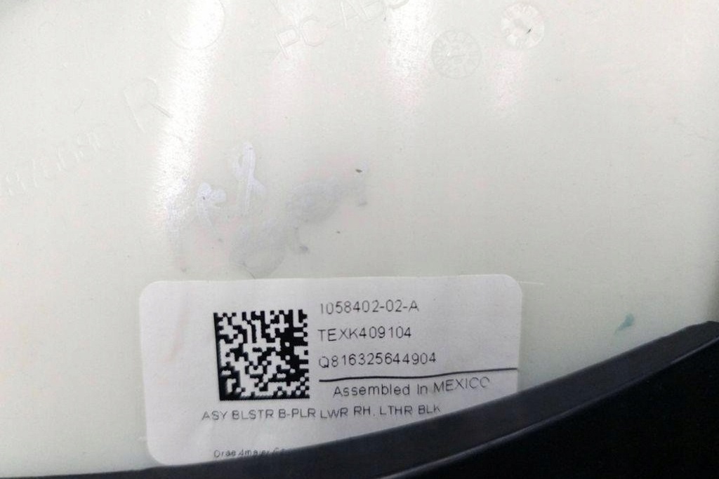 фото №8, Оздоблення кришки багажника tesla 105840202a electric 2016