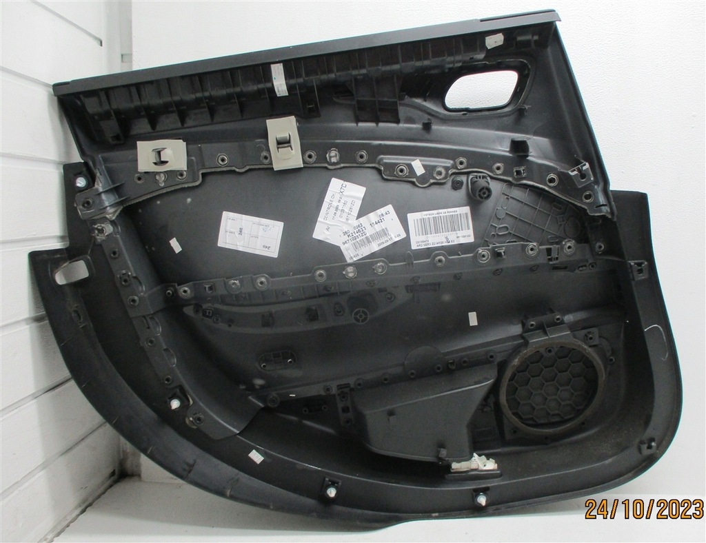 фото №10, Обшивка правый задняя шторка citroen c5 iii x7 kombi 96710281zd