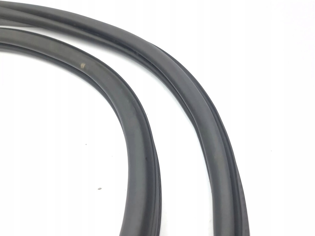 фото №6, Seat ibiza v kj 2024 левая сторона резиновый прокладка дверь задних