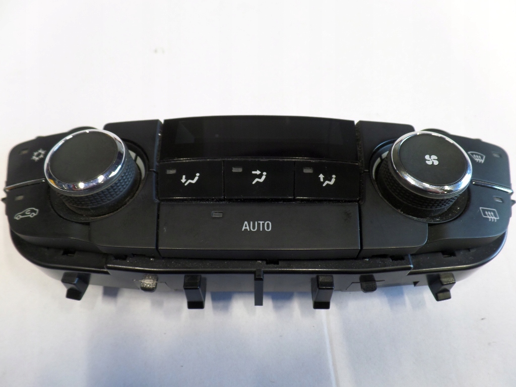 фото №1, Opel insignia a панель кондиционера 13273095