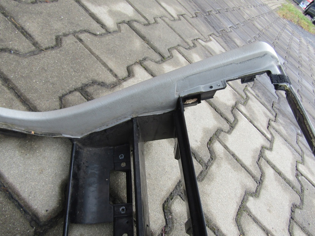 3 mercedes w124 тунель середній szary Ціна