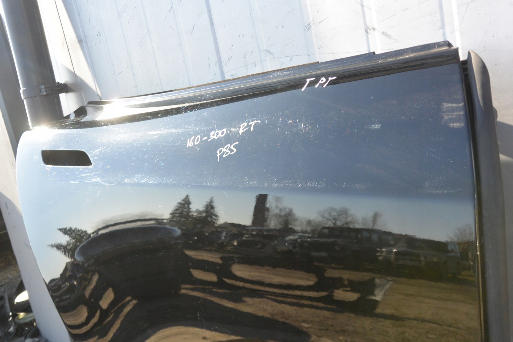 Tesla model s дверь правое  задняя чёрные 13-16 с Разборки