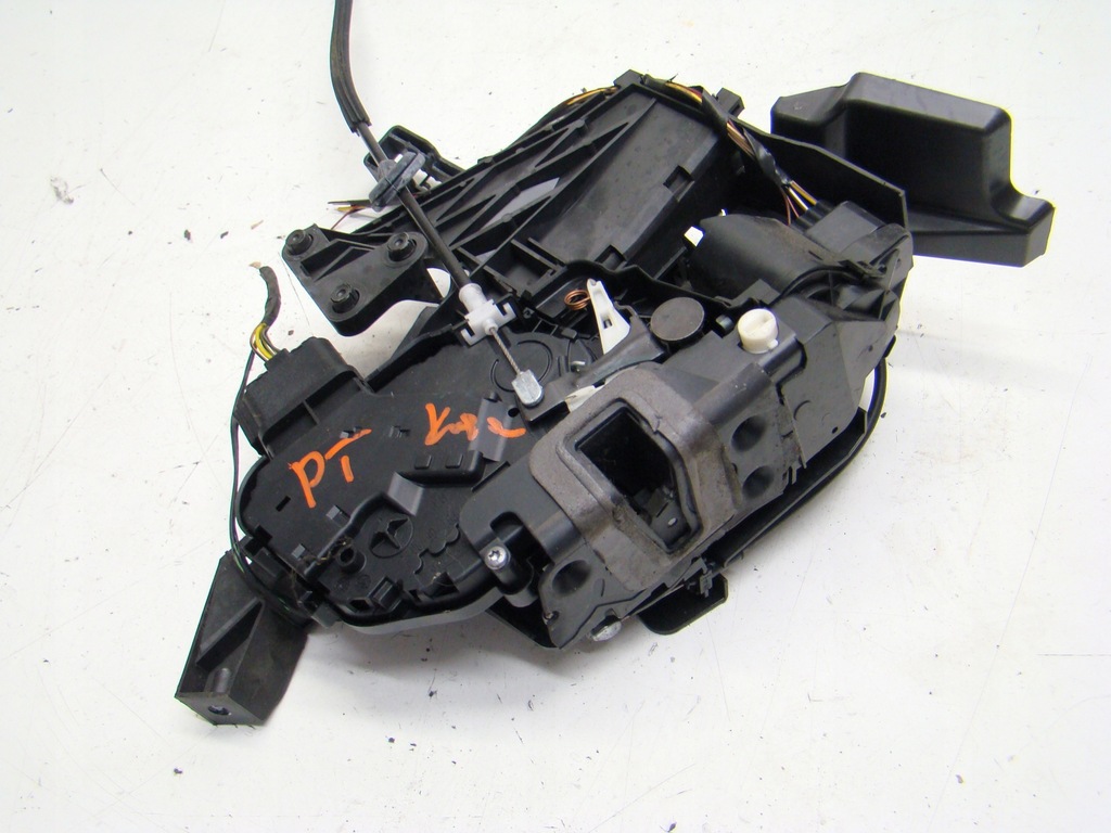 фото №1, Ford kuga mk1 - замок правый задняя keyfree