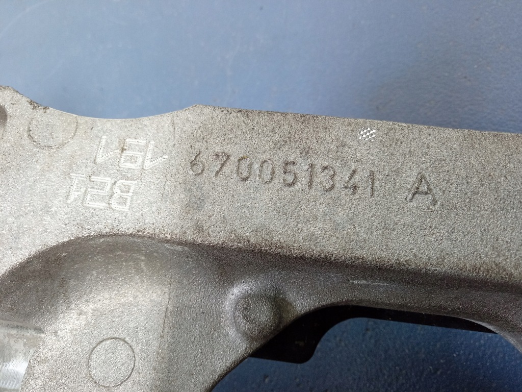 фото №6, Stelvio qv 2.9 кронштейн коробки передач