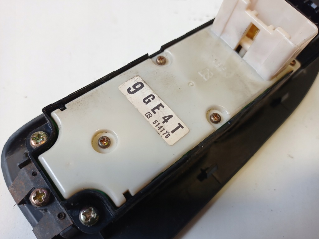 фото №6, Панель управление окон mazda 626 9ge4t