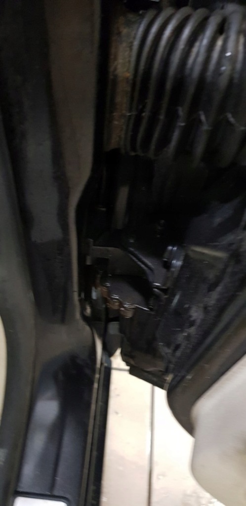 фото №4, Петля дверь перед задняя passat b5 skoda superb 9910