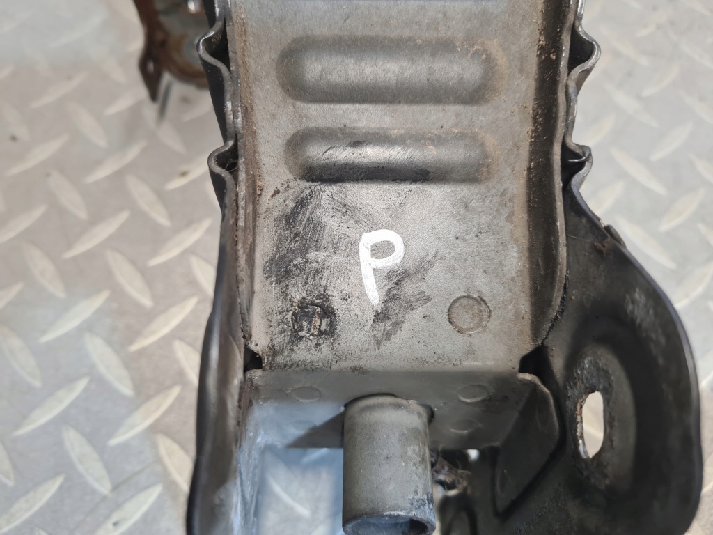 фото №8, Зона деформації кронштейн балка права opel meriva ii b z177