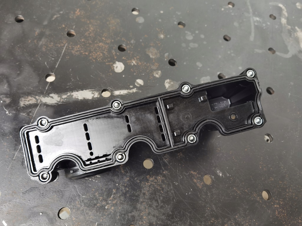 фото №12, Jaguar xf 260 - кришка клапанів вентиляція картера