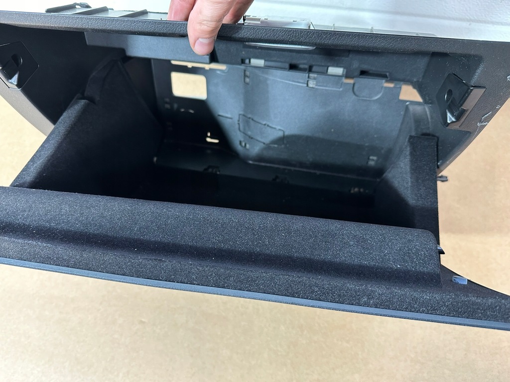 фото №6, Бардачок пасажира, консолі, панелі mercedes b klasa w247 m europa, чорний