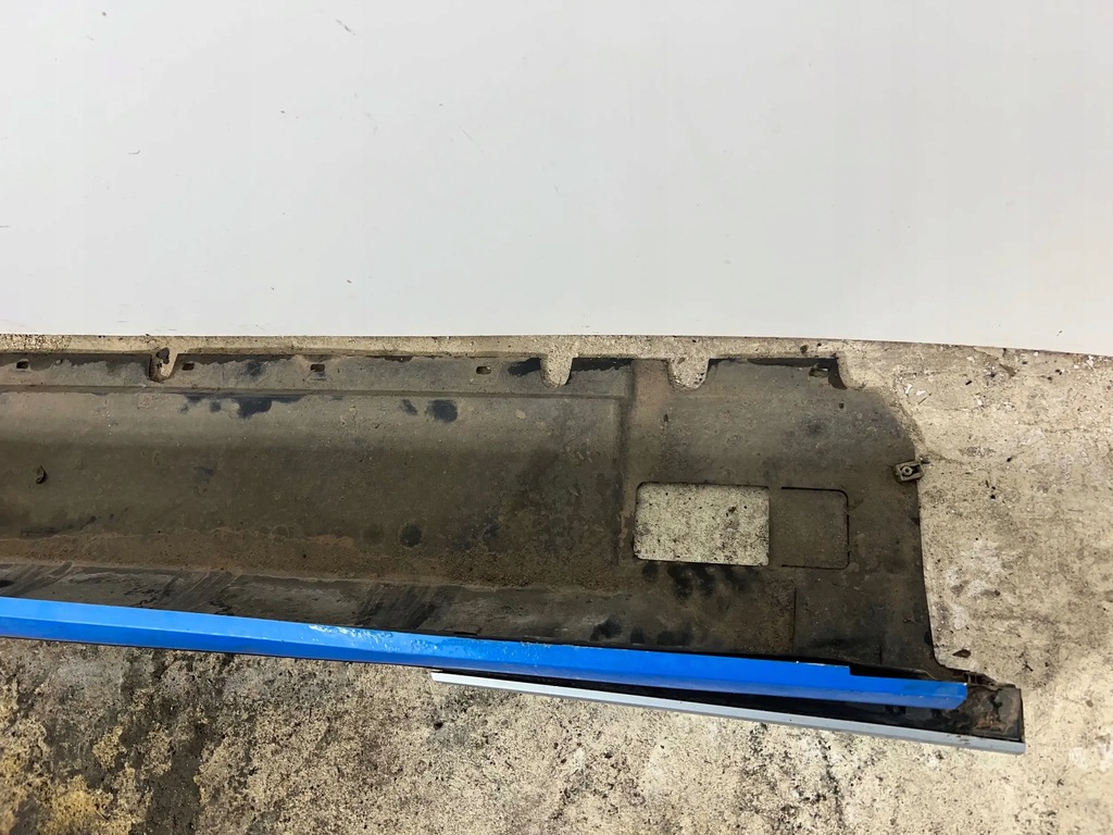 фото №6, Bmw i3 молдинг порог правая 7368598