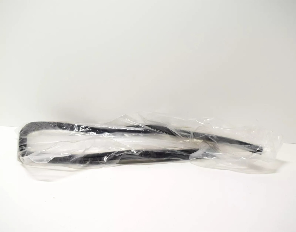 Купити Bmw 1502 правий vent window gasket ущільнювач 51367441113 7441113 oem