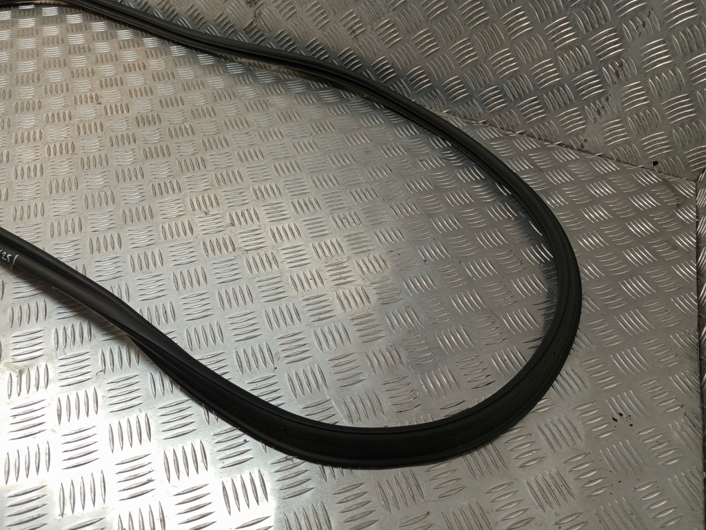 фото №7, Renault clio v lift прокладка крышки багажника задняя задняя