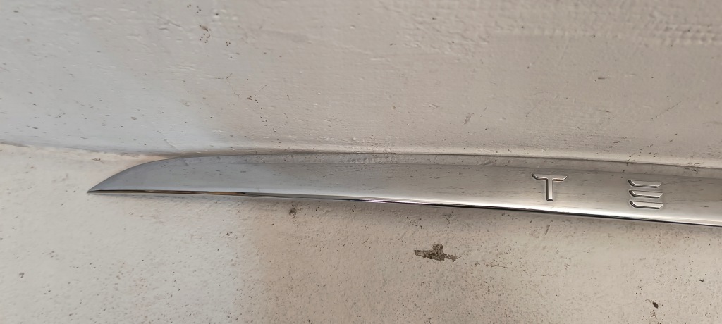 Молдинг крышки багажника tesla model x Цена