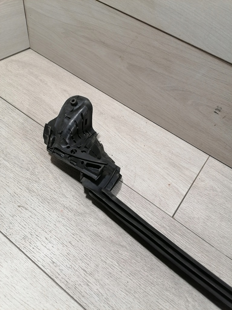 фото №6, Mercedes w218 прокладка скло правий задня a2187350865