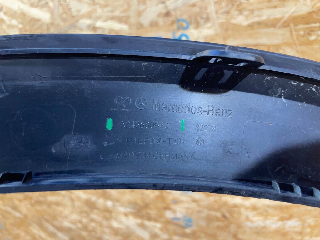 фото №11, Mercedes eqb x243 21- молдинг накладка na крыло правый перед передняя