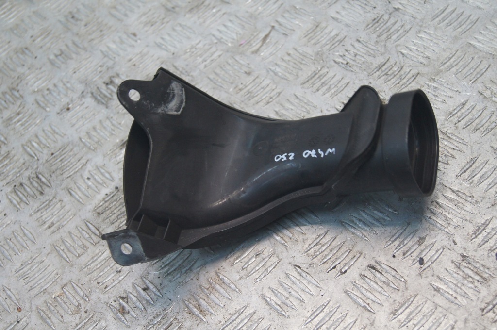 фото №4, Mercedes x-klasa w470 впуск повітря повітропровід