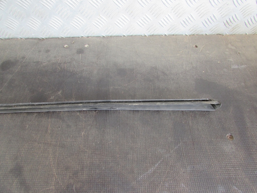 фото №8, Молдинг скло лобове audi a4 b6 00-04r