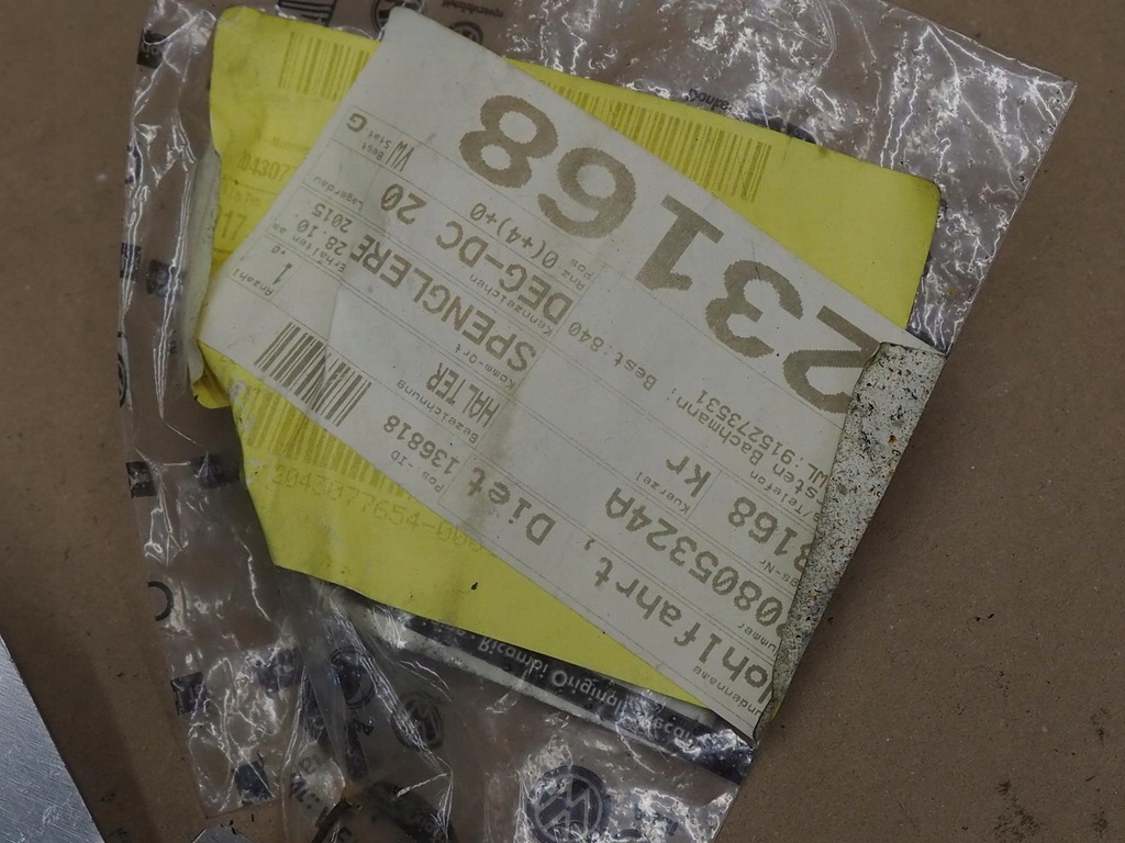 фото №10, Кронштейн направляющая лампы audi r8 420 420805324a