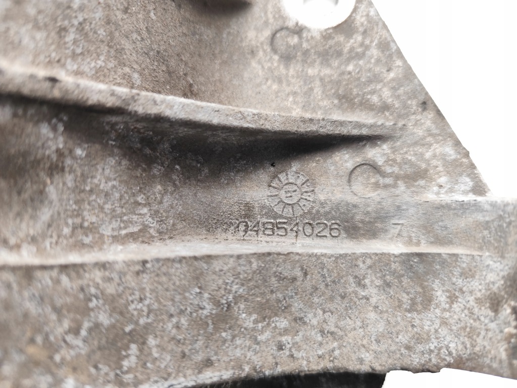 Jeep grand cherokee кронштейн генератора 4.0 4x4 бензин 140kw 190 hp с Разборки