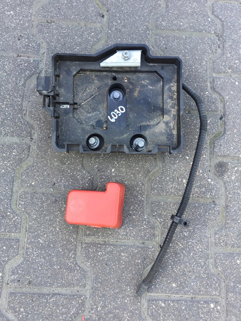 фото №1, Smart forfour 453 15- основание аккумулятор защита клеммы plus