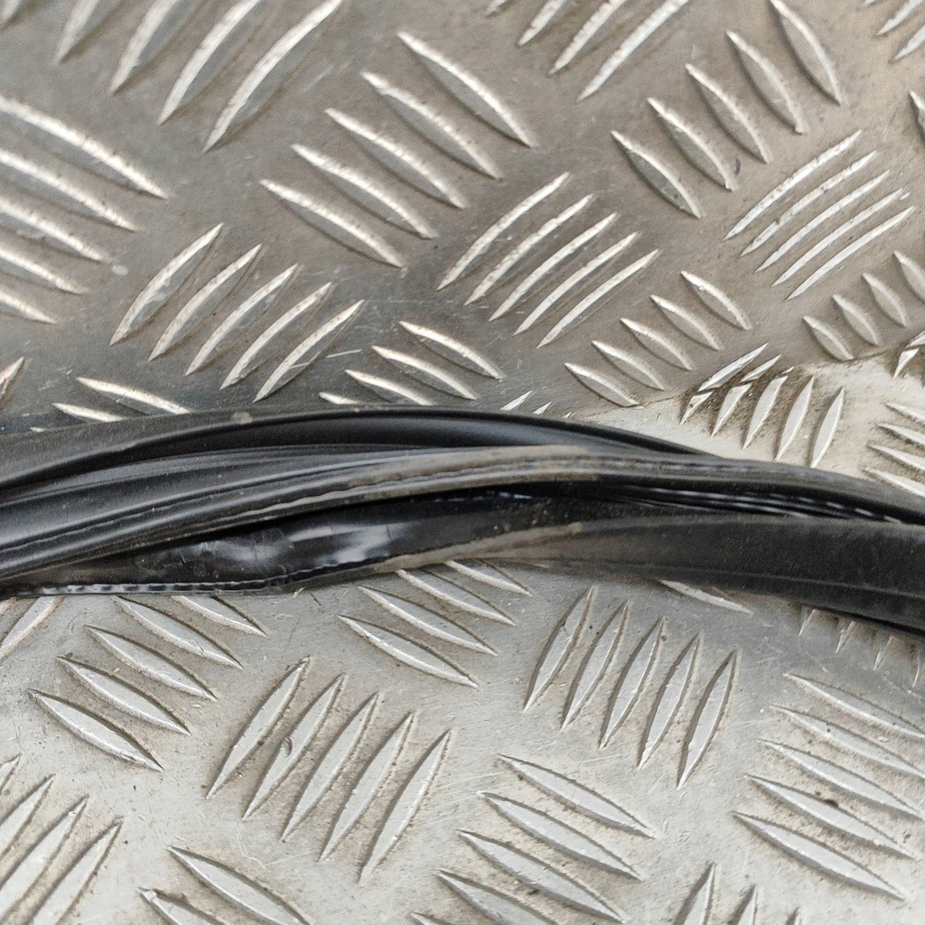 фото №6, Mercedes-benz eqe v295 2023 левая сторона прокладка дверь