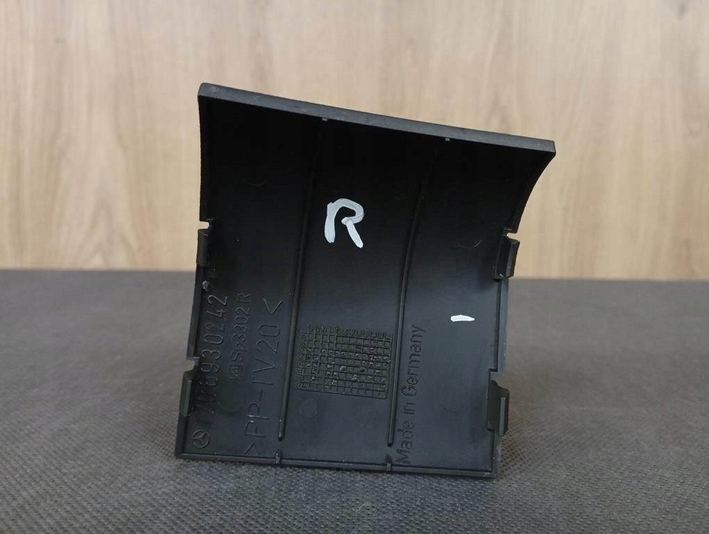 фото №4, Mercedes slk r170 lift заглушка правая обивка обшивка багажника