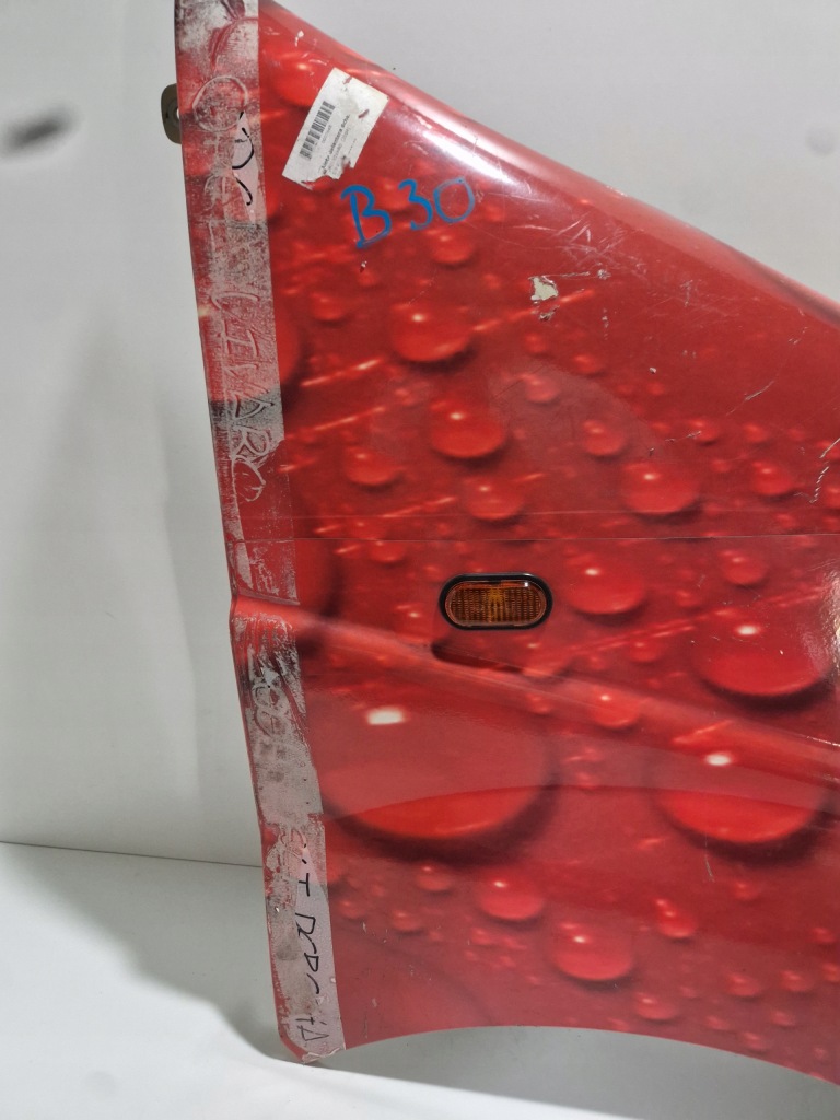 Trafic vivaro primastar крыло  передний правый Оригинал