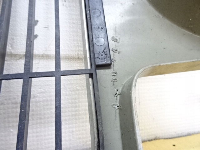 фото №11, Решітка радіатора jeep cherokee 01-04 5gf25trmae c-19790b