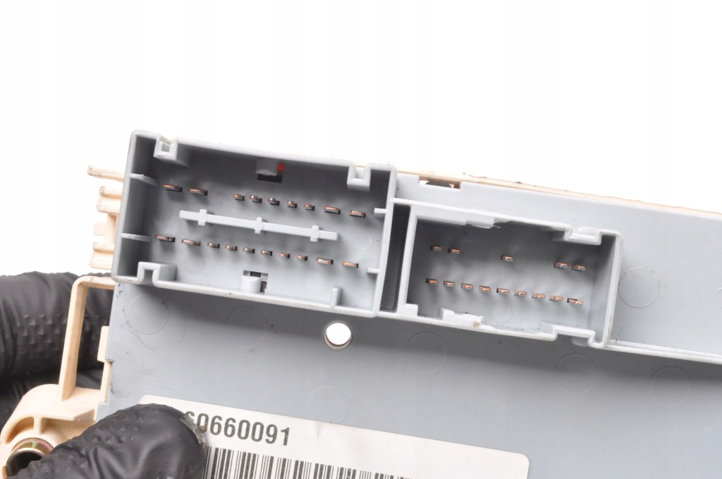 Купить Maserati quattroporte v 4.2 коробка предохранителей 209876 60660091