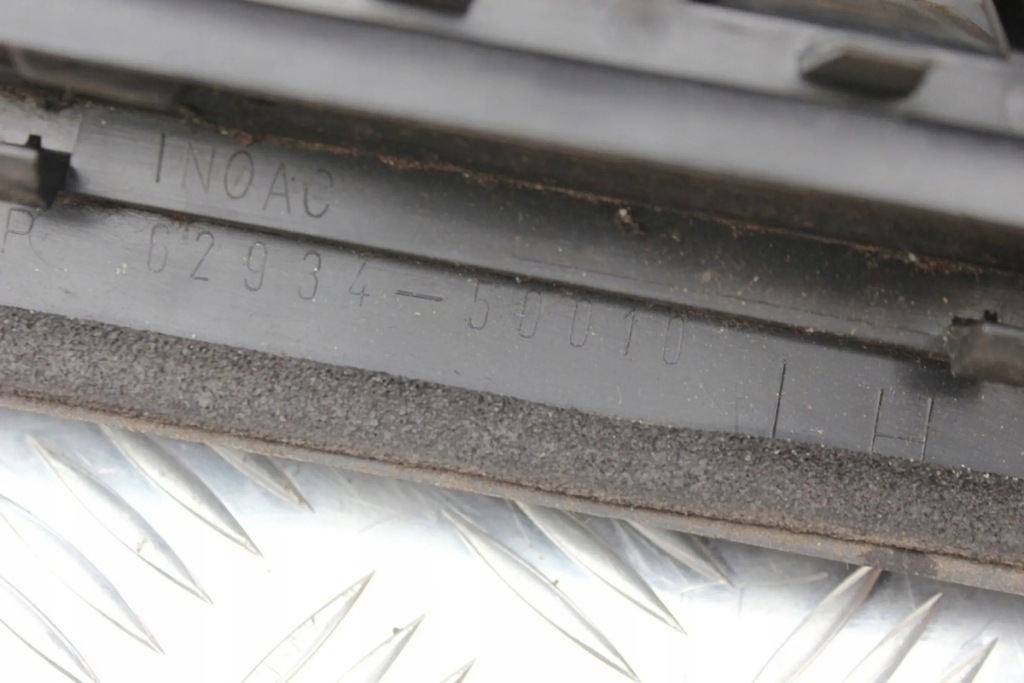 фото №6, Lexus ls 400 1993 задняя сторона левая канал воздушный кабины