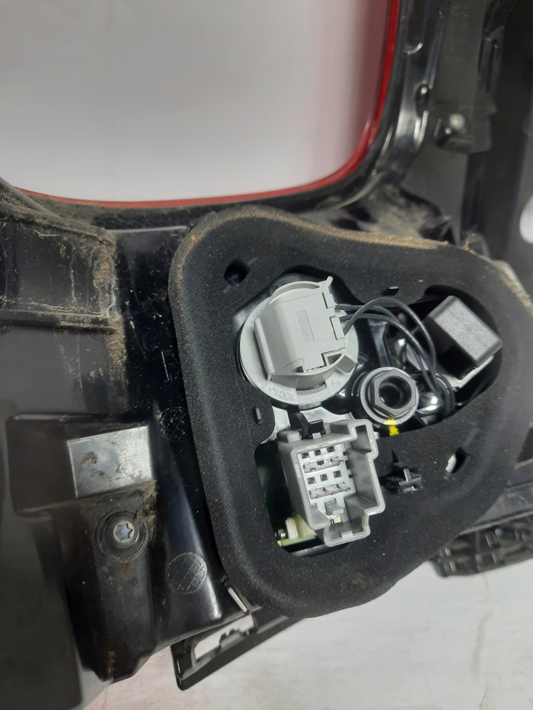 фото №14, Volvo xc40 17- лампа правый задняя 31446791 usa