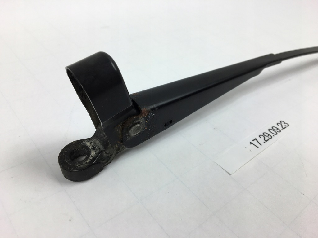 фото №10, Важіль двірники задній скло mercedes w124 kombi s124