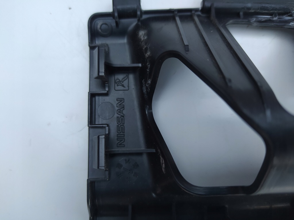 фото №5, Защита замка засов багажника пластик - infiniti qx30