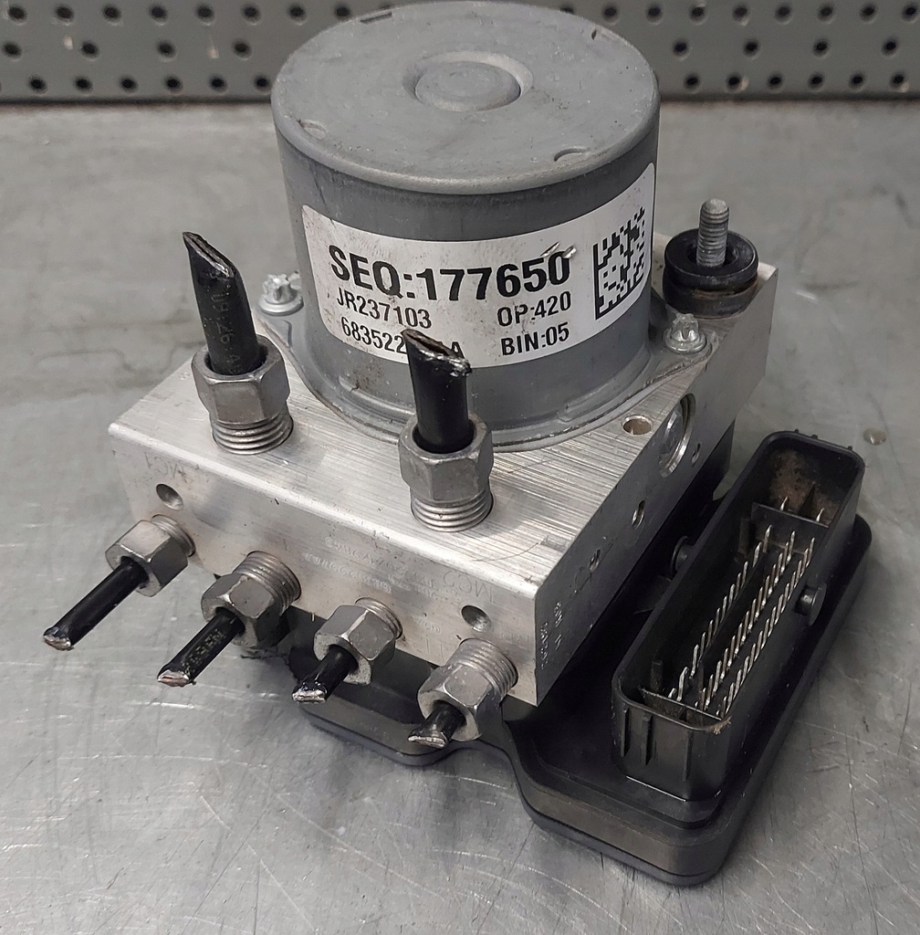 фото №1, Pacifica 2016-2021r насос abs